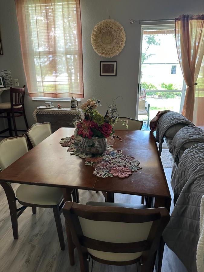 Quiet Room In A Family Home リーハイ・エイカーズ エクステリア 写真