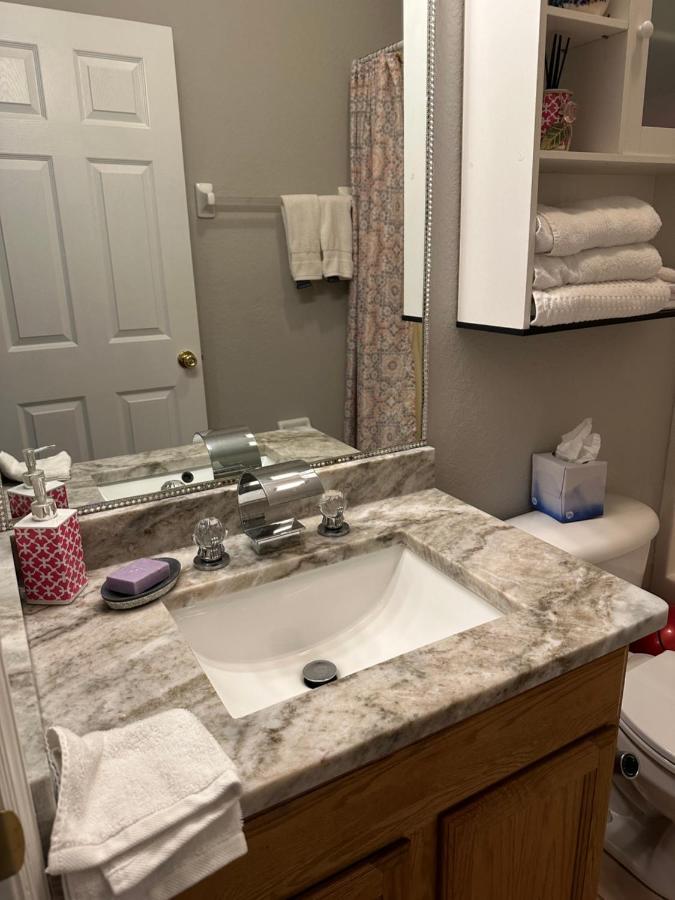 Quiet Room In A Family Home リーハイ・エイカーズ エクステリア 写真