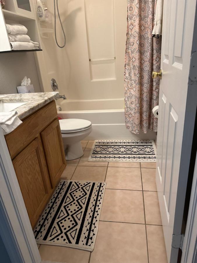 Quiet Room In A Family Home リーハイ・エイカーズ エクステリア 写真