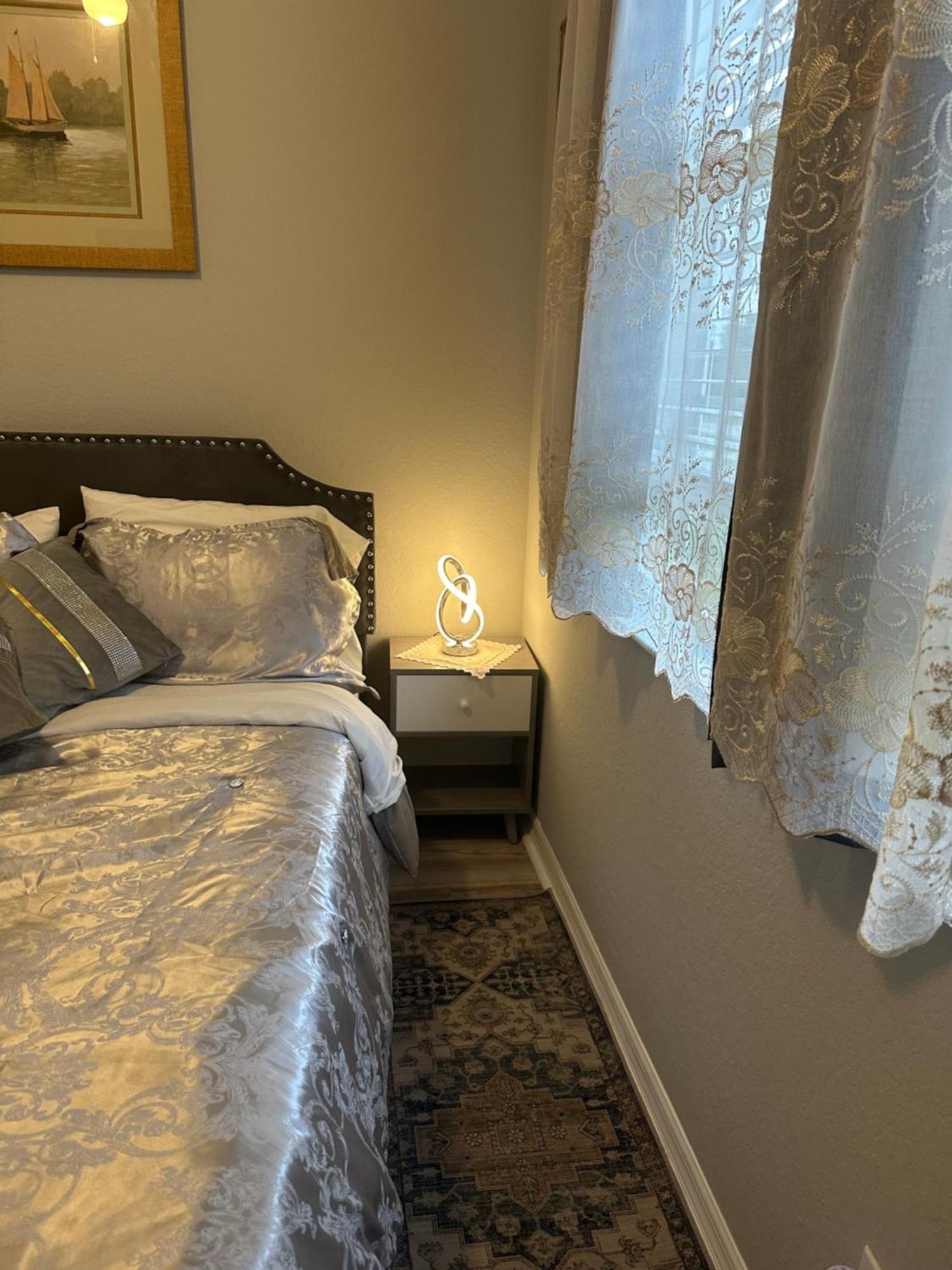 Quiet Room In A Family Home リーハイ・エイカーズ エクステリア 写真