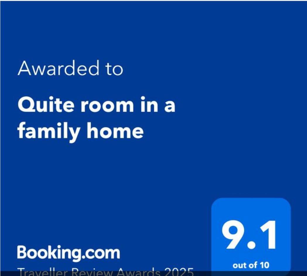 Quiet Room In A Family Home リーハイ・エイカーズ エクステリア 写真